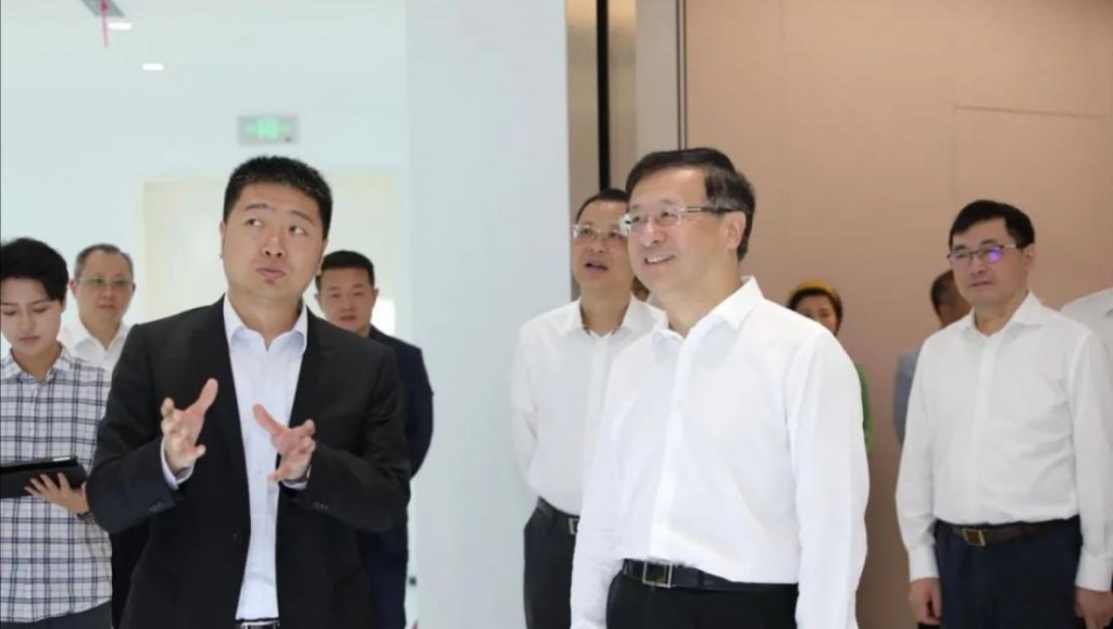 上海市委常委、常务副市长陈寅一行走访调研明略科技 上海市委常委、常务副市长陈寅一行走访调研明略科技